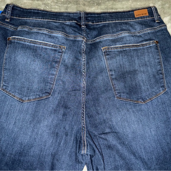Judy Blue Dark Wash Jeans - Picture 5 of 9